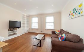 Spacious 2 Bedroom Maisonette In Stratford