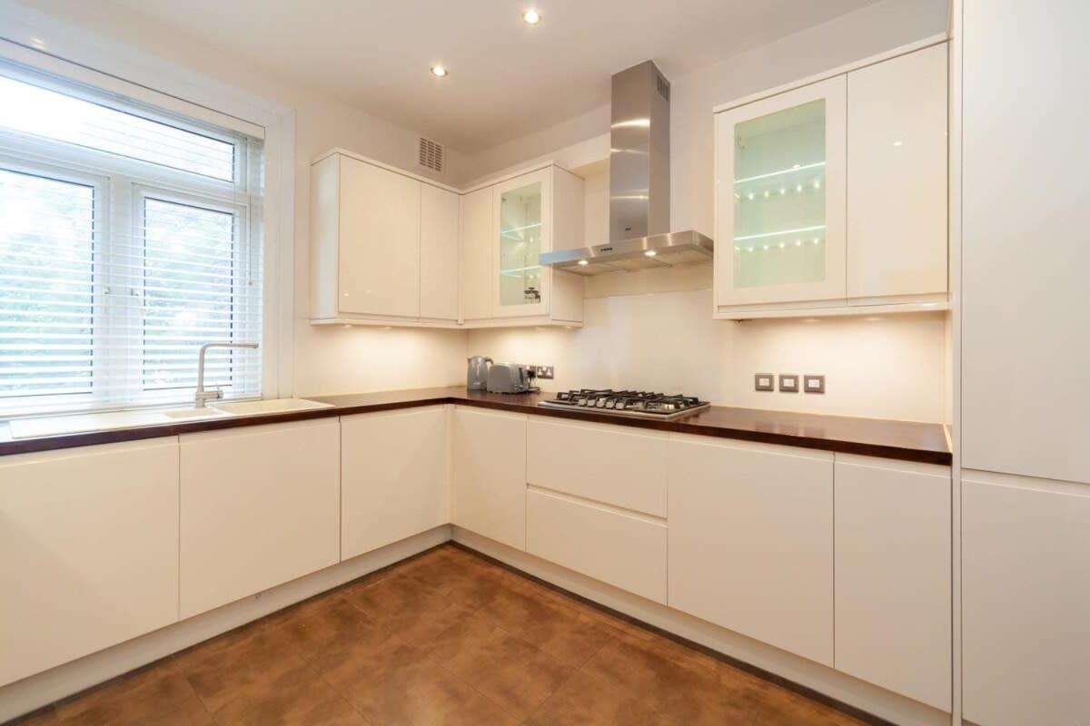 Spacious 2 Bedroom Maisonette In Stratford London Exterior photo