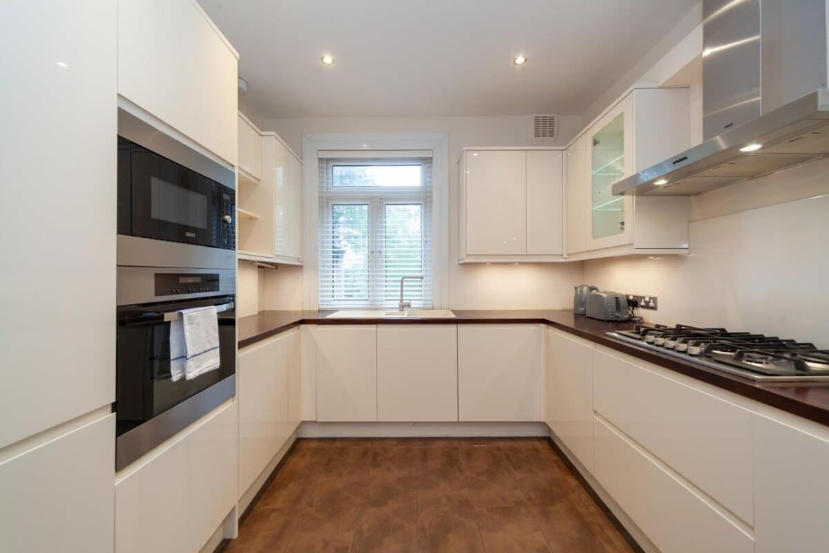Spacious 2 Bedroom Maisonette In Stratford London Exterior photo