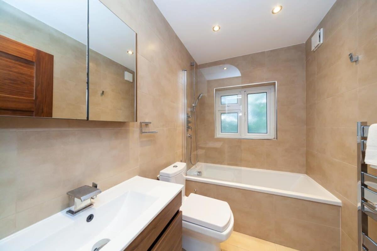 Spacious 2 Bedroom Maisonette In Stratford London Exterior photo